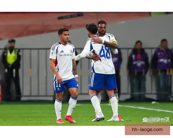 亚冠精英联赛淘汰赛横滨水手主场憾负关键战役引发球迷热议与晋级悬念再起